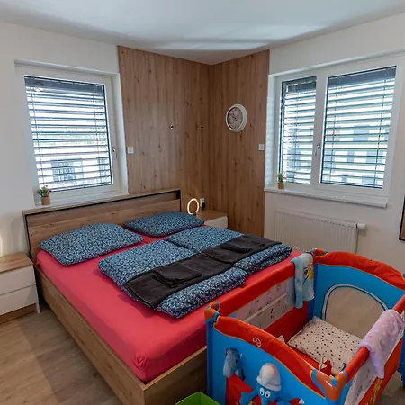 Family Space With Free Parking & Air Condition