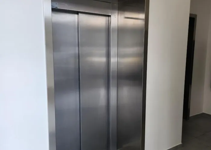 Family Space With Free Parking & Air Condition Apartment
