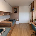 Family Space With Free Parking & Air Condition 브르노